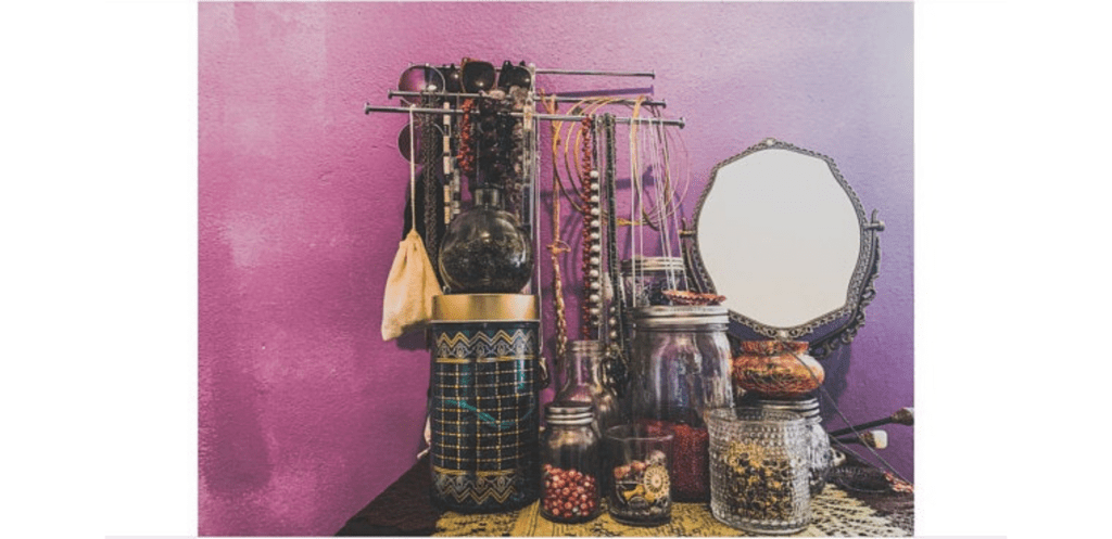 black-owned handmade and crafter jewelry and accessories business Azura's Coffer