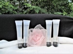 black-owned beauty and accessories business AmorRoses