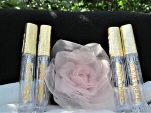 black-owned beauty and accessories business AmorRoses