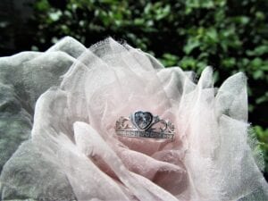 black-owned beauty and accessories business AmorRoses